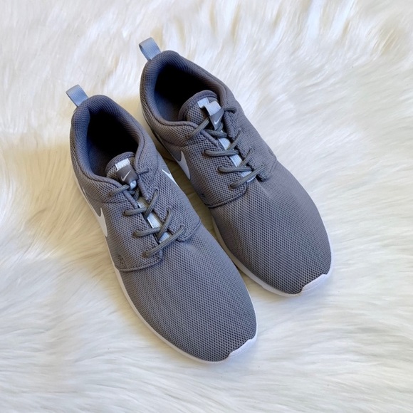 Nike Roshe One Sneakers In Grey - Picture 4 of 8